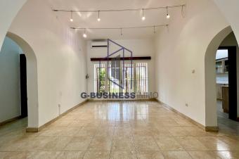 LOCATION DUN SUBLIME APPARTEMENT DPOQUE BIEN ENTRETENU