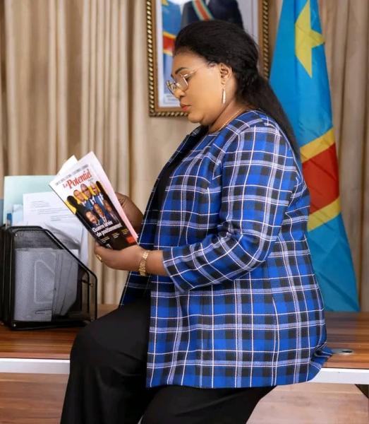 La dpute et prsidente Nationale du PDG Marie Kyet Mutinga prsente ses condolances aux familles des victimes du naufrage du bateau MV Mardi survenu sur le lac Kivu