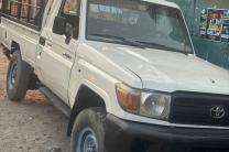 Toyota Land cruiser mono cabine  automobile_motos_velos_engins_et_pieces