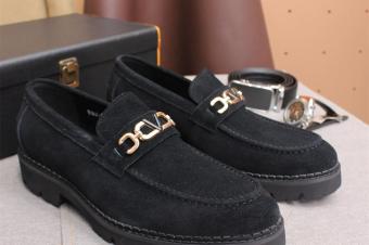 Chaussures homme disponible 