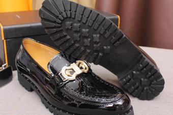 Chaussures homme disponibles 