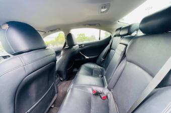 TOYOTA  LEXUS IS250 Full Option  Automatique Essence   Radio  commande au volant avec palette  climatise  Full Option   dorigine camra de recule Interrieur cuir opt
