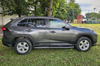 TOYOTA RAV4 A VENDRE  KINSHASA 