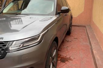 RANGE ROVER VELAR 2019 P300  ESSENCE AUTOMATIQUE  SIEGES CONFORTABLES  5 PLACES  FULL OPTIONS  RADIO TACTILE DIGITALE  CAMRA RECUL  CLIMATISATION IMPECCABLE  MOTEUR IMPECCABLE  PA