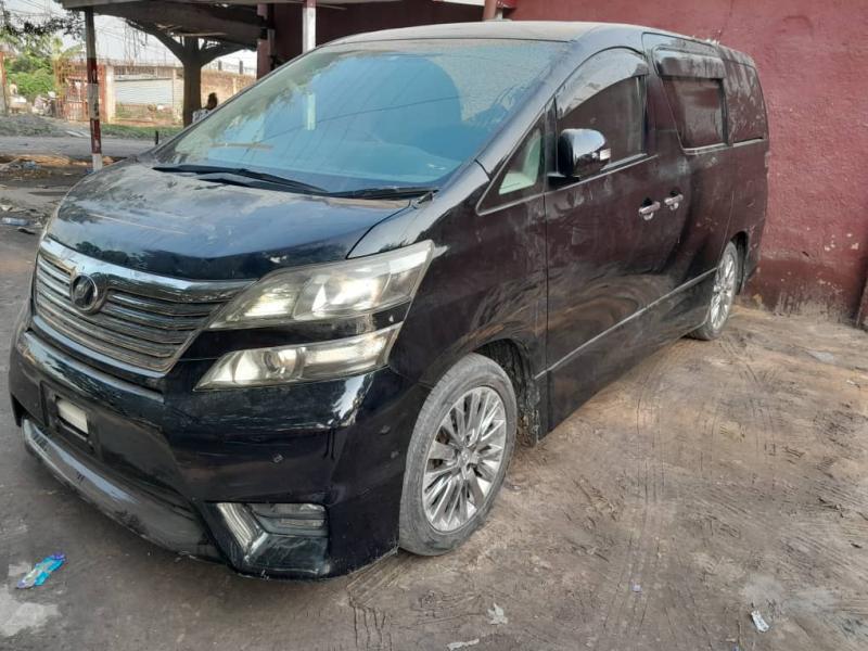 Vente TOYOTA VELLFIRE 