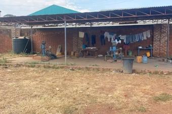 Entrept de carburant 15075 m avec les biens  vendre  Lubumbashi au prix de 2.500.000   discuter 