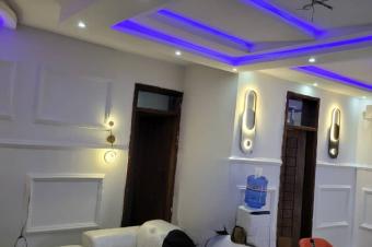 Parcelle de 8msur20  vendre  matonge contenant une jolie maison de 3 ch 175000 dollars  discuter 
