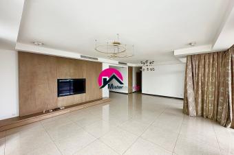 Location dun superbe appart de 218m  vue spectaculaire sur le Fleuve avec 3CHS cuisine et buanderie compltement quipes dans un immeuble 5 toiles  Gombe. Nattendez plus