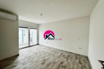 Vente dune magnifique villa privative des 3CHS espace verdure parking au sein dune concession offrant divers avantages. Situe  proximit du Palais du Peuple et Martyrs.