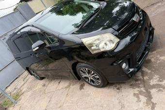 TOYOTA NOHA NOUVEAU  VENDRE  KINSHASA 