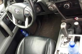Besoin dargent show  4 Runner 2012 Toit ouvrant  Couleur dorigine et retouches  Volant gauche Full option Autom Essence V6 4x4 Climatiser faible kilomtrage infrieur cuire  1