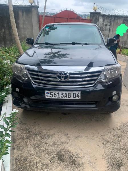 TOYOTA FORTUNER PLAQUE AB04 2015 AUTHENTIQUE  PRIX 18.000  DISCUTER LEG  AUTOMATIQUE ESSENCES KILOMETRAGES TRS FAIBLES CLIMATISATION IMPECCABLES FULLS OPTIONS LOCALISATIO