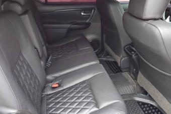 Toyota fortuner 2019 essence automatique 4cylinder kilomtrage 71000 intrieur cuire Camra de recule Prix 38000  discuter