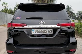 Toyota fortuner 2019 essence automatique 4cylinder kilomtrage 71000 intrieur cuire Camra de recule Prix 38000  discuter