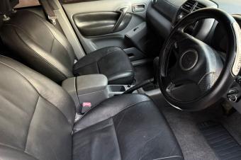 TOYOTA RAV4 INTERMDIAIRE