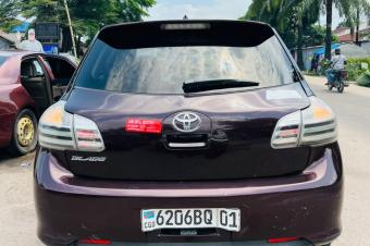  TOYOTA BLADE  COULEUR DORIGINE PARTOUT PLAQUE RCENTE AUTOMATIQUE  ESSENCE  KILOMTRAGE  23.400 km 4CYLINDRES CLIMATIS   FULL OPTIONS  INTRIEUR CUIR  A
