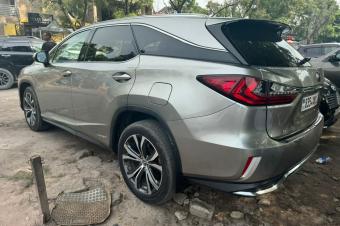 Vente Toyota lexus 2020