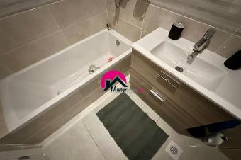 Location dun superbe appart des 2CHS entirement meubl dans un cadre idyllique 5 toiles avec divers avantages piscine salle de sport restaurant rooftop etc. Situ  Gombe 