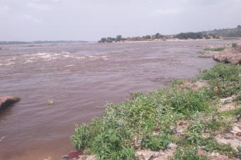 10 terrains vue sur le fleuve Congo  vendre  kinsuka pcheur 15msur18 130000 dollars  discuter 