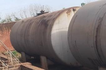 Dpt de carburant de 75150 m a vendre  Lubumbashi sur la principale de la route kasenga au prix de 2.500.000   Dbattre 