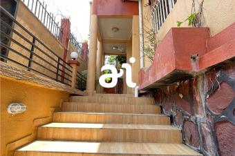 VENTE PARCELLE DE 300m AVEC BTISSE R1 DE 4 CHAMBRES ET BUREAU  KINSHASA CITE MAMA MOBUTU