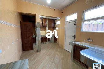 VENTE PARCELLE DE 300m AVEC BTISSE R1 DE 4 CHAMBRES ET BUREAU  KINSHASA CITE MAMA MOBUTU