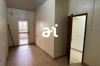 VENTE PARCELLE DE 300m AVEC BTISSE R1 DE 4 CHAMBRES ET BUREAU  KINSHASA CITE MAMA MOBUTU