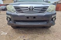 Toyota Fortuner  automobile_motos_velos_engins_et_pieces