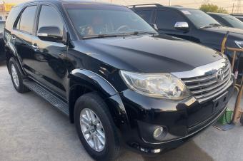 Toyota fortune Full options Sans plaque volant normal  Anne de fabrication 2015 Moteur essence kitoko Boite automatique Climatisation impeccables Suspension impeccables Prix 25000