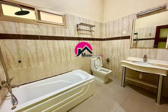 Location dune magnifique villa indpendante des 3 CHS  annexe garage espace parking 5 vhicules au sein dune concession des 6 occupants  Ngaliema proximit Station ML.