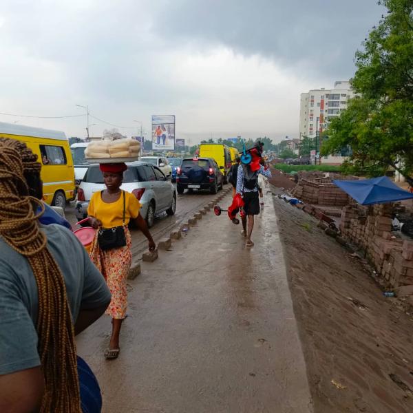 VENTE DUNE GRANDE CONCESSION DANS LA COMMUNE DE LIMETE SUR PETIT BOULEVARD 