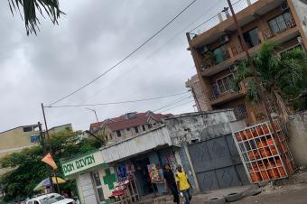 Immeuble avec des appartements  vendre  Kintambo Bangala  900.000 Ngociable