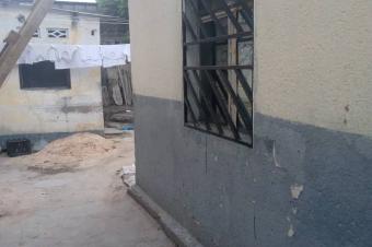 Parcelle de 9msur23  vendre  kintambo 220000 dollars  discuter contenant des maisons types locataires  dtruire ou  modifier 