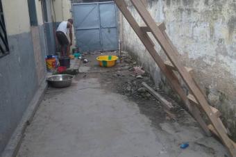 Parcelle de 9msur23  vendre  kintambo 220000 dollars  discuter contenant des maisons types locataires  dtruire ou  modifier 