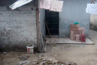 Parcelle de 9msur23  vendre  kintambo 220000 dollars  discuter contenant des maisons types locataires  dtruire ou  modifier 