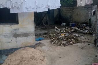 Parcelle de 9msur23  vendre  kintambo 220000 dollars  discuter contenant des maisons types locataires  dtruire ou  modifier 