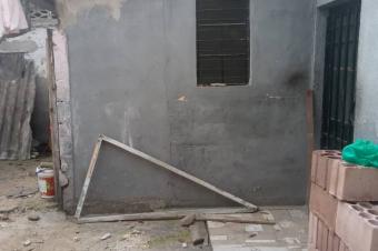Parcelle de 9msur23  vendre  kintambo 220000 dollars  discuter contenant des maisons types locataires  dtruire ou  modifier 