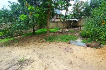 Parcelle terrain vide avec clture  vendre dans la commune de Mont Ngafula  la premire direction aprs bypass trs bon emplacement 