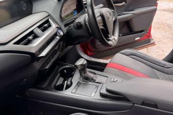Lexus UX250