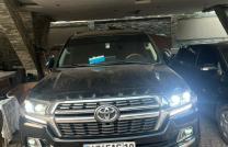 Toyota Land cruiser GXR 2011 modifier 2020 V6, Essence automatique Couleur d'origine Climatisation impeccable Intérieur cuir Prix :32000$ mediacongo