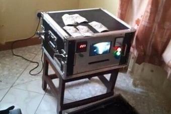 Solution pratique pour le nettoyage de billets noirs et autres 