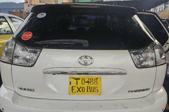 TOYOTA HARRIER Full Option Intrieur cuir  Sans plaque Automatique Essence 6 cylindres Climatisation impeccable Kilomtrage faible  Prix 10.000 Localisation lemba 