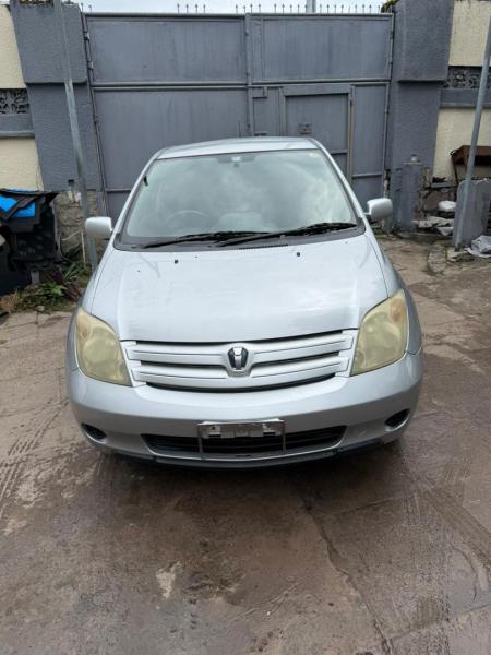 TOYOTA IST A VENDRE  KINSHASA 