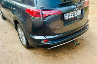 Rav4 2018  hybride essence 4 cylindres toit panoramique peinture dorigine intrieur cuir  prix  21000  discuter localisation  mimosa dplacement possible je suis dir
