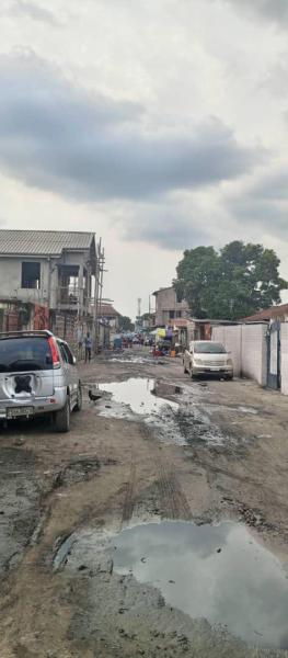 VENTE PARCELLE  NGIRI NGIRI TYPE LOCATAIRES