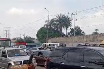 VENTE PARCELLE DANS LA COMMUNE DE LA GOMBE SITU  HUILERIE SUR MACADAM 