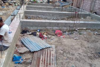 VENTE PARCELLE AVEC UNE FONDATION DE QUATRE NIVEAUX  KITAMBO 