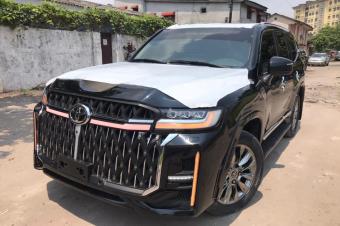 Toyota Land cruiser GXR 2025