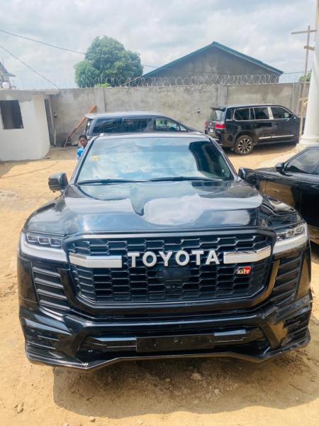 Toyota land cruiser 2023