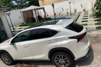 Lexus NX300h 